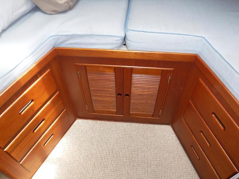 1988 Grand Banks Classic