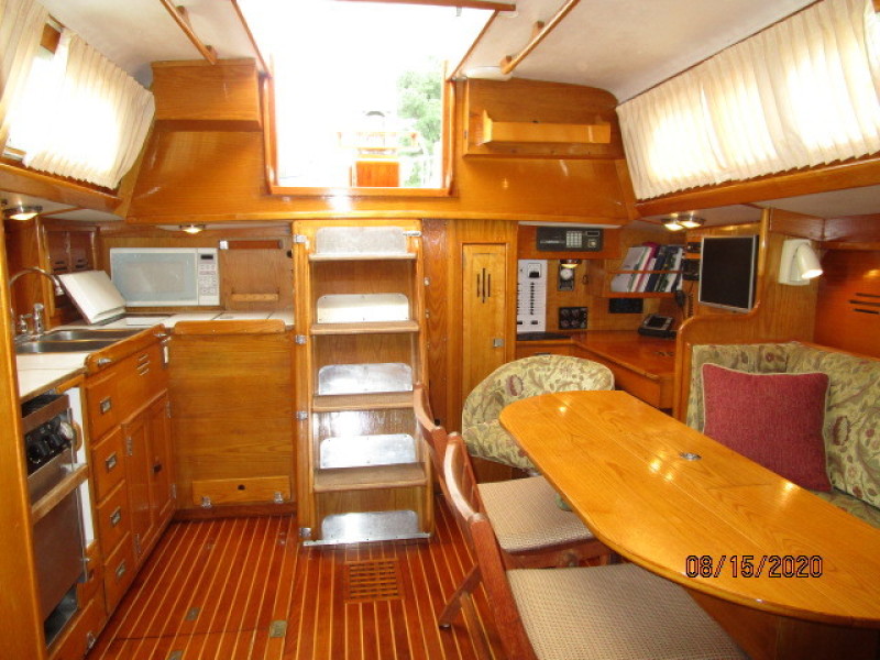 1982 Hinckley "50" Sou'Wester