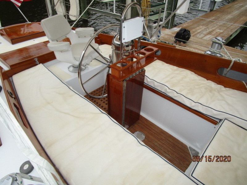 1982 Hinckley "50" Sou'Wester