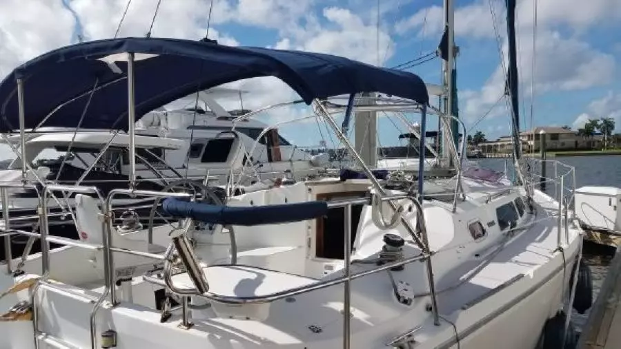 Comfortably Numb 2004 Catalina 35 ft Sloop for sale