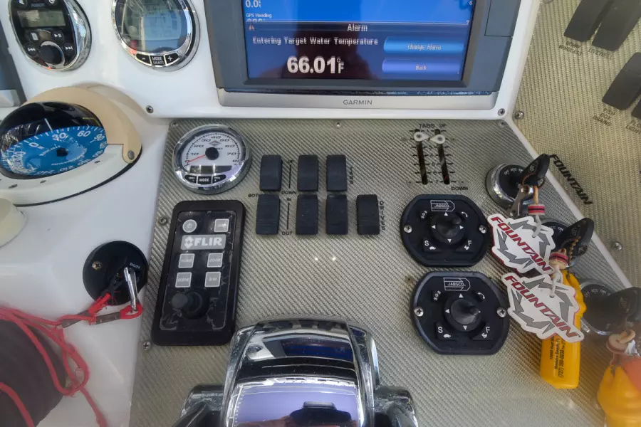 2008 Fountain 38 LX