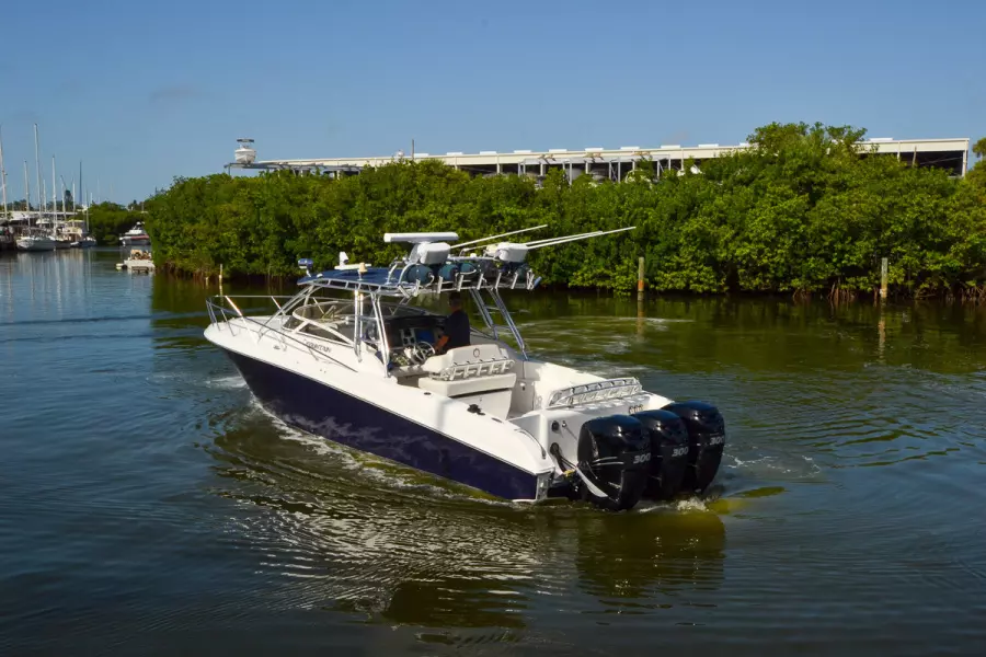 2008 Fountain 38 LX