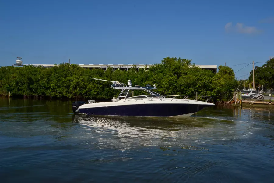 2008 Fountain 38 LX