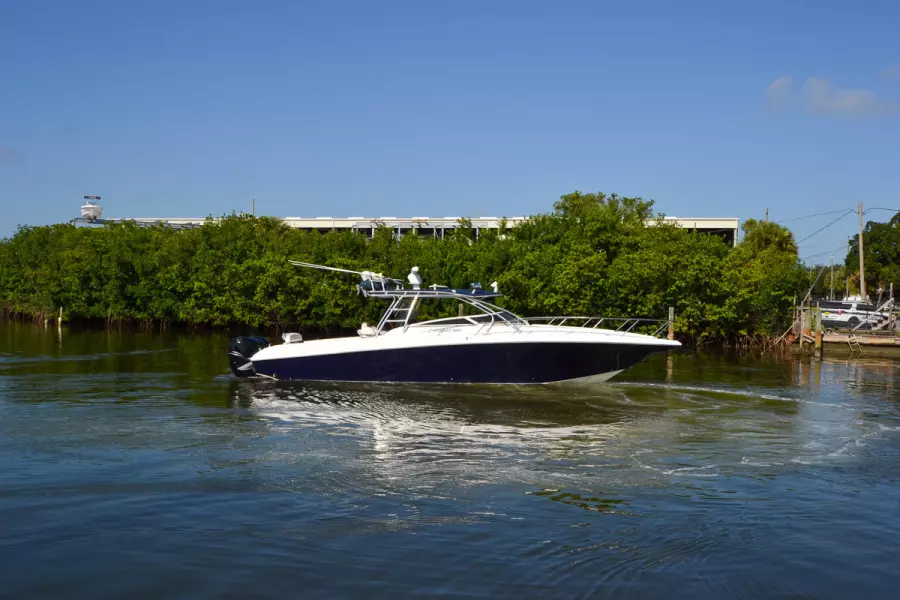 2008 Fountain 38 LX