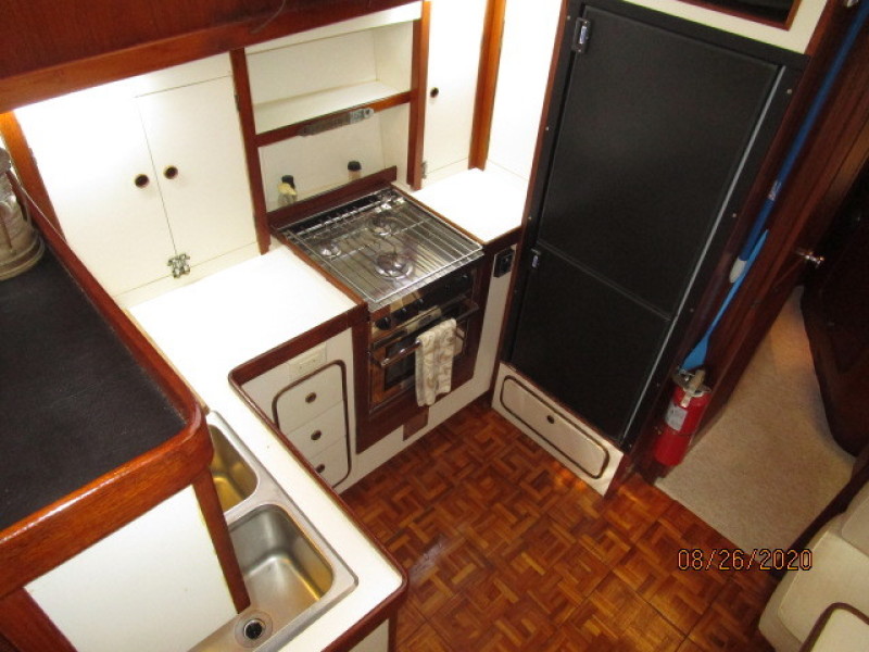 1981 Gulfstar "38" Motor Cruiser