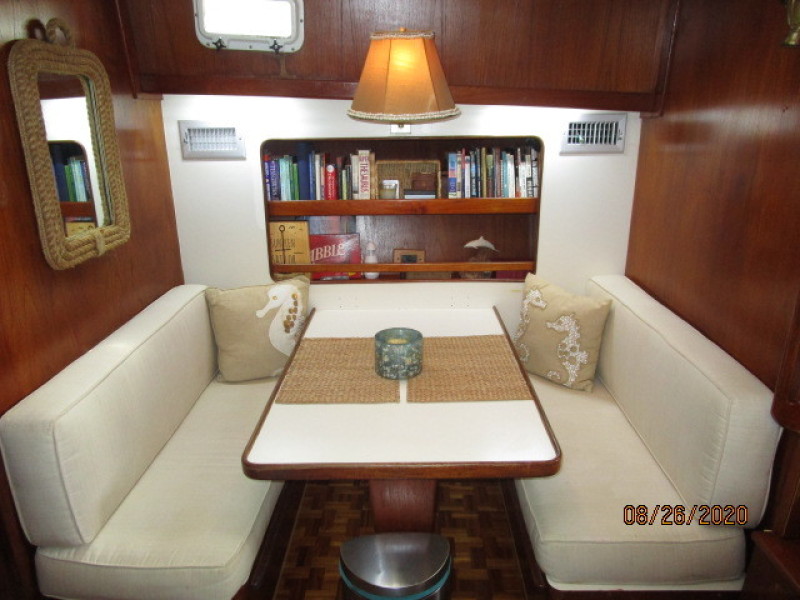 1981 Gulfstar "38" Motor Cruiser
