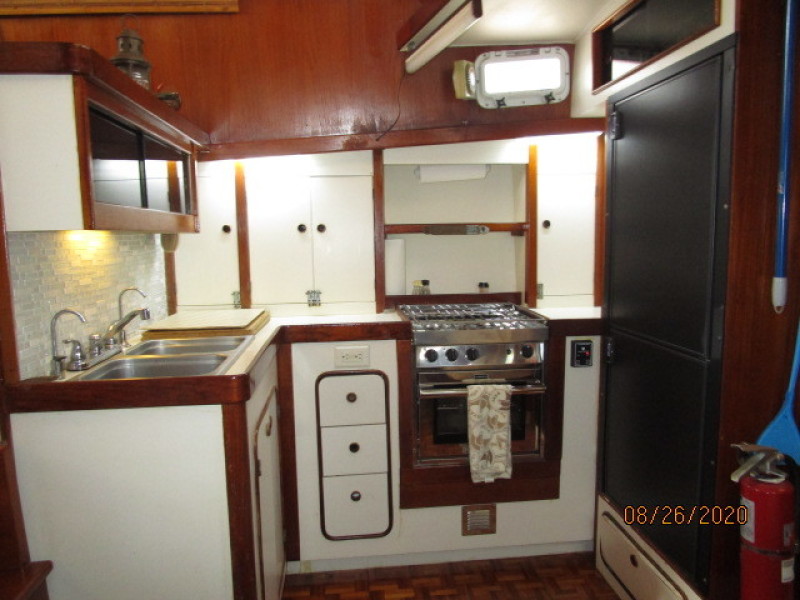 1981 Gulfstar "38" Motor Cruiser