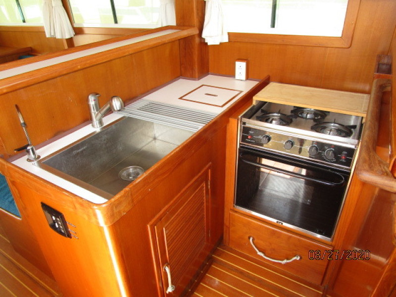 2004 Mariner "38" Europa