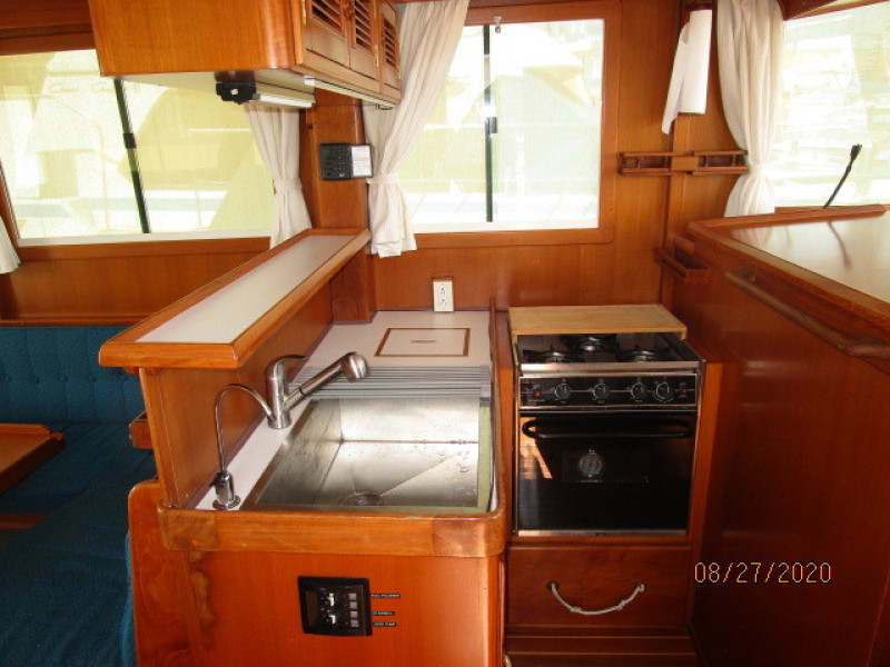 2004 Mariner "38" Europa