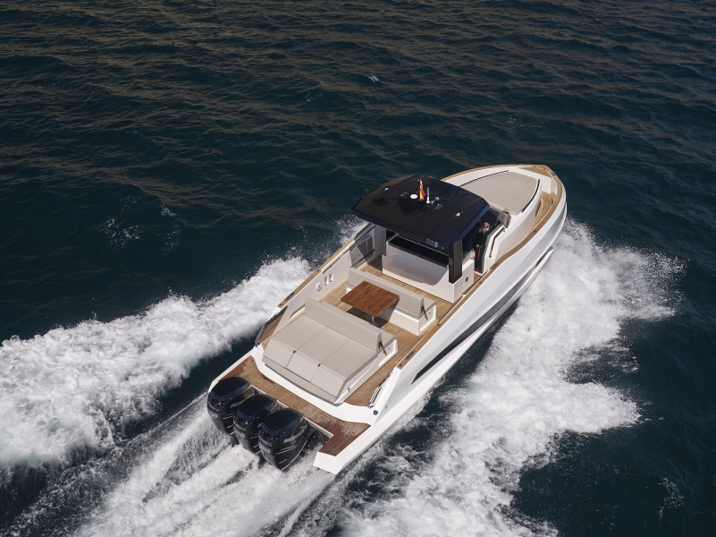 38' 2021 Astondoa 377 Coupe Outboard