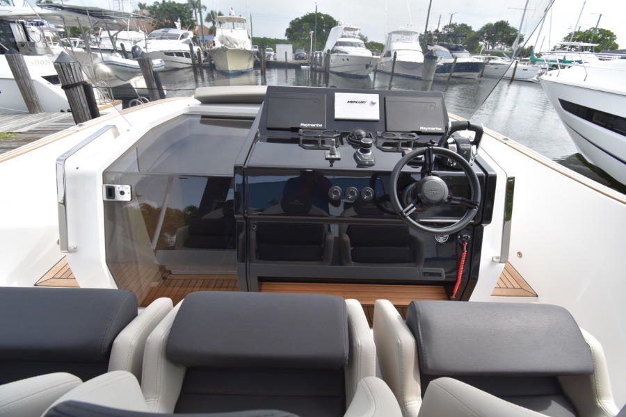 38' 2021 Astondoa 377 Coupe Outboard