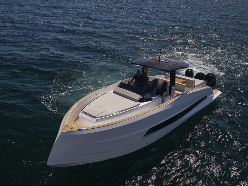 38' 2021 Astondoa 377 Coupe Outboard