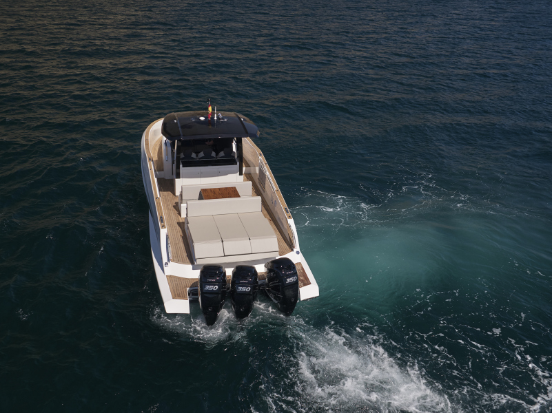 38' 2021 Astondoa 377 Coupe Outboard