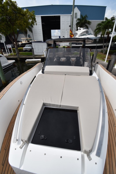 38' 2021 Astondoa 377 Coupe Outboard