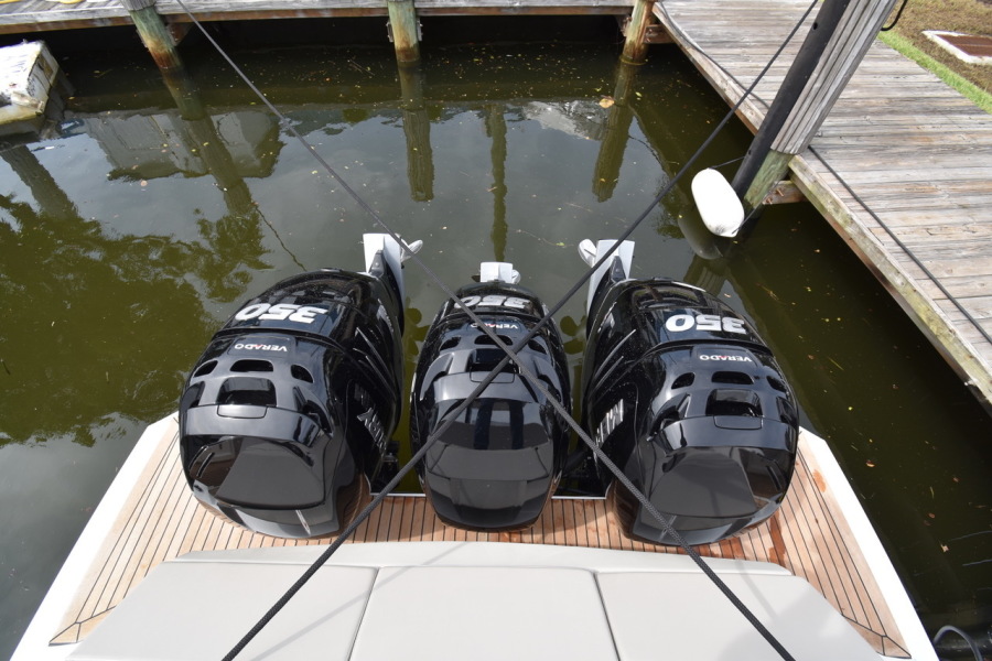 38' 2021 Astondoa 377 Coupe Outboard