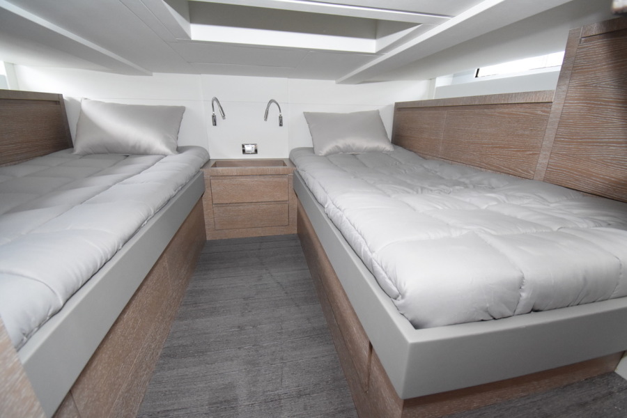 38' 2021 Astondoa 377 Coupe Outboard