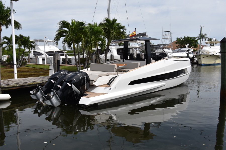 38' 2021 Astondoa 377 Coupe Outboard