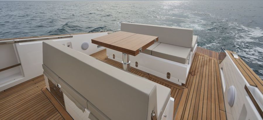 38' 2021 Astondoa 377 Coupe Outboard