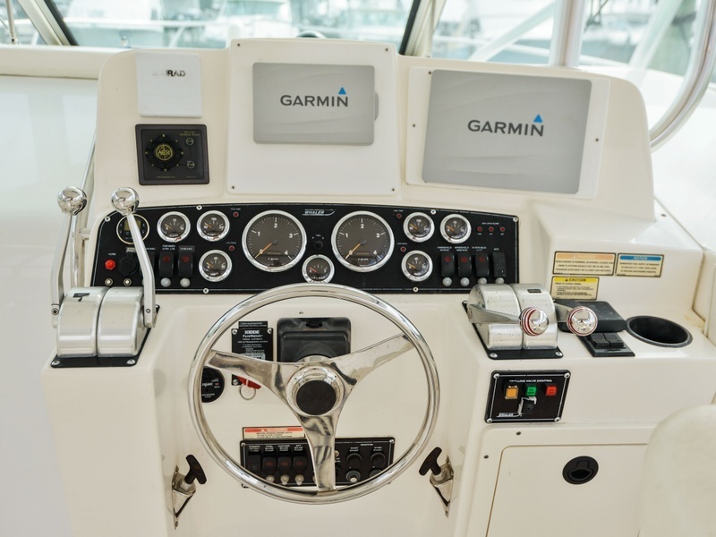 35' 2002 Boston Whaler 350 Defiance