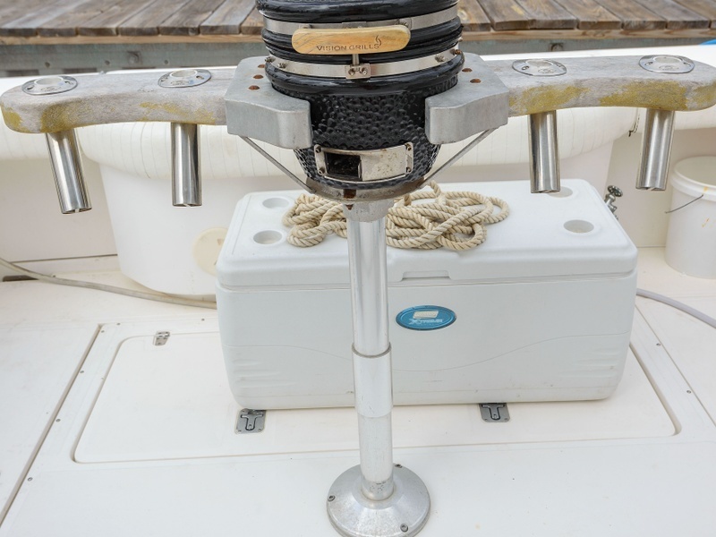 35' 2002 Boston Whaler 350 Defiance