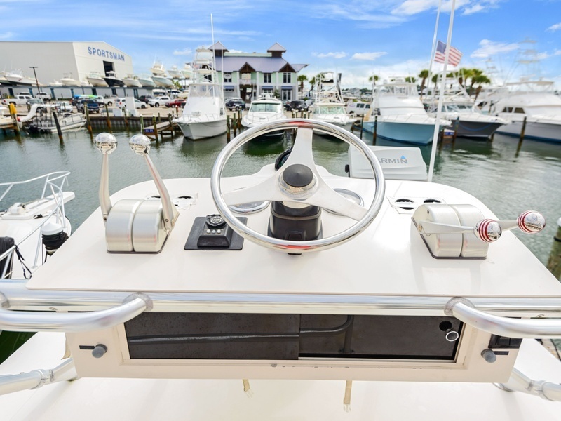 35' 2002 Boston Whaler 350 Defiance