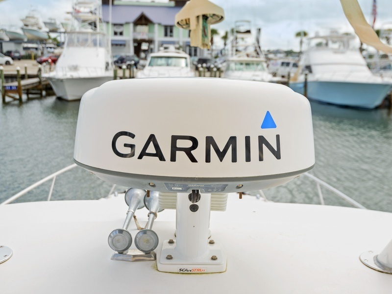 35' 2002 Boston Whaler 350 Defiance