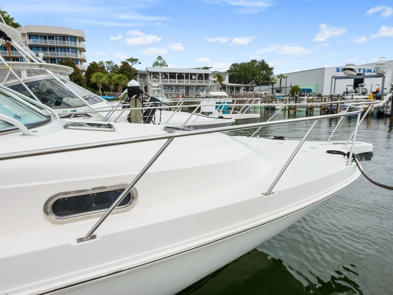 35' 2002 Boston Whaler 350 Defiance