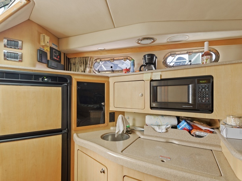 35' 2002 Boston Whaler 350 Defiance