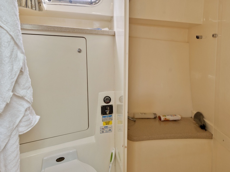 35' 2002 Boston Whaler 350 Defiance