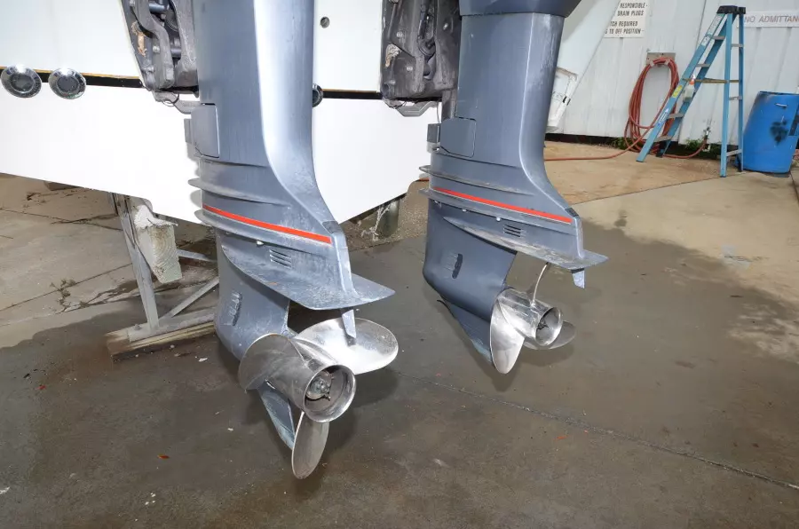 2002 SeaCraft 32 Master Angler