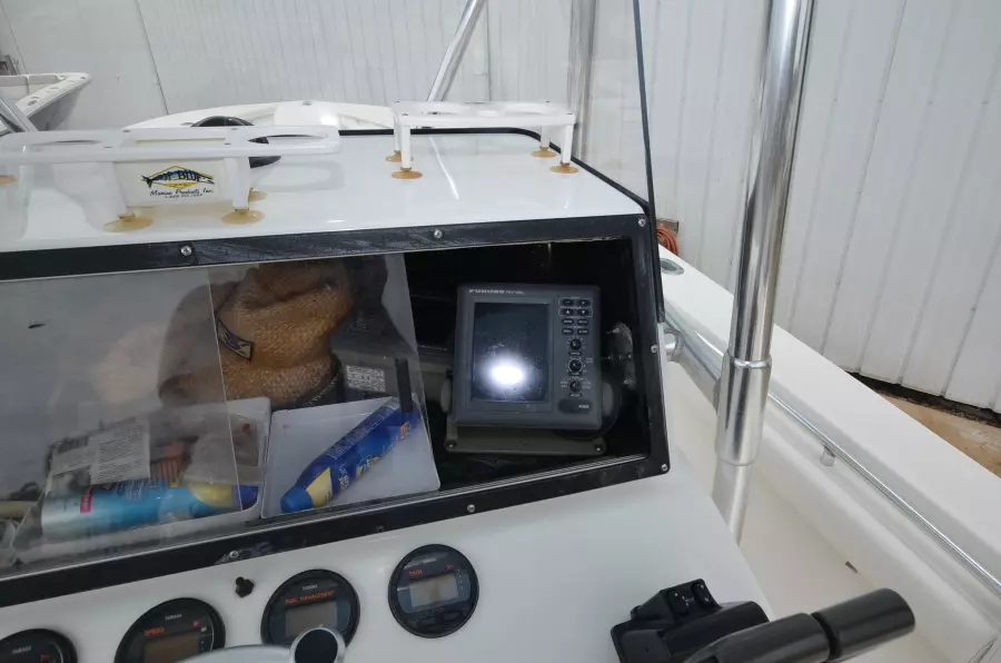 2002 SeaCraft 32 Master Angler