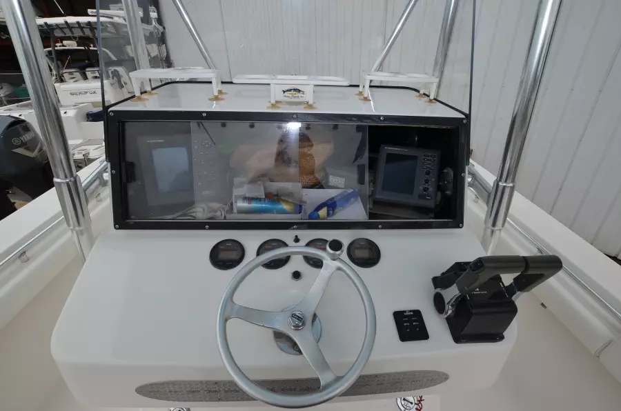 2002 SeaCraft 32 Master Angler