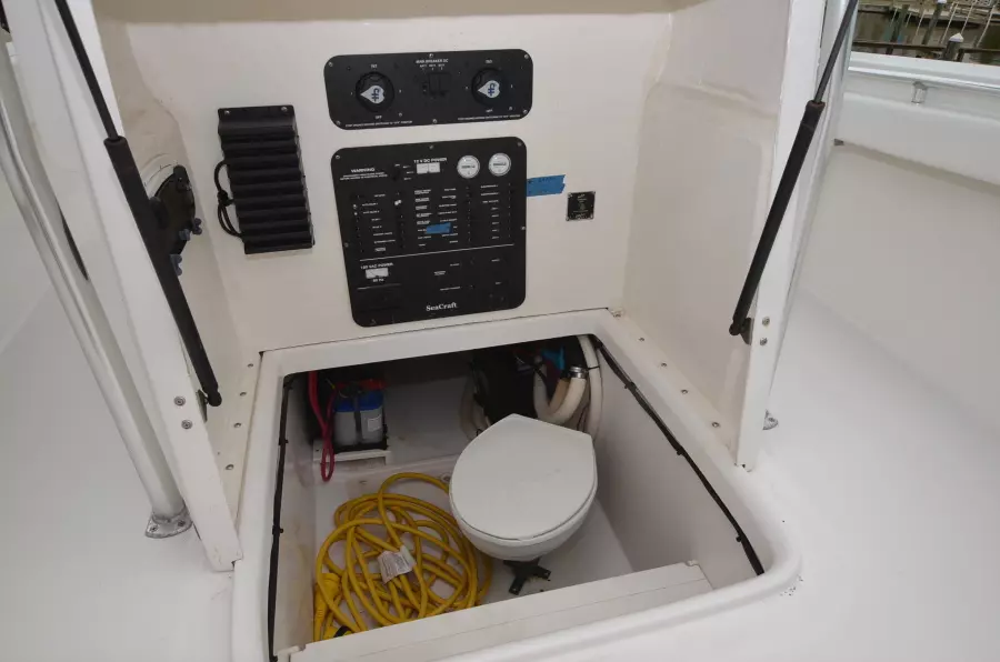 2002 SeaCraft 32 Master Angler