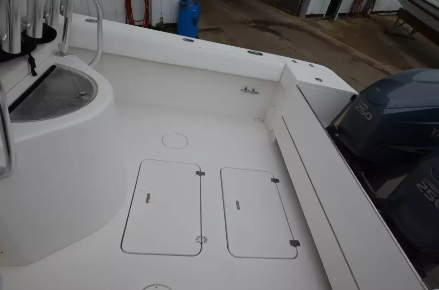 2002 SeaCraft 32 Master Angler