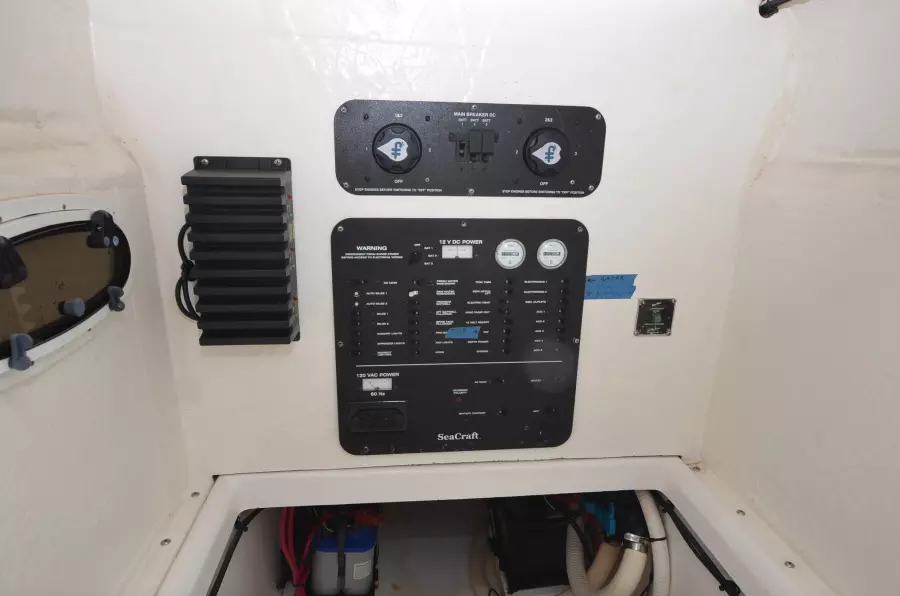 2002 SeaCraft 32 Master Angler