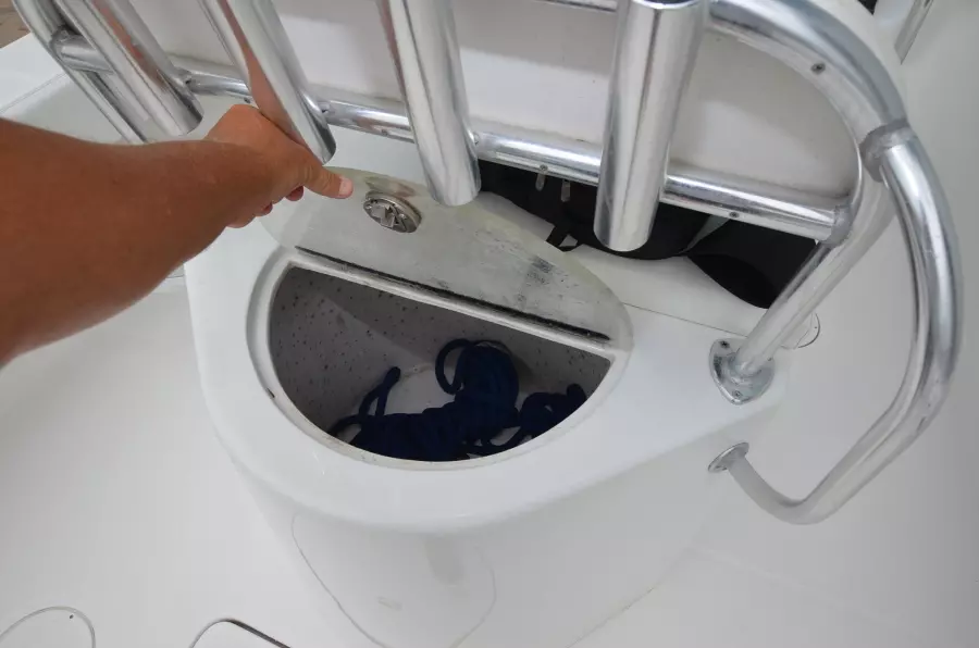 2002 SeaCraft 32 Master Angler