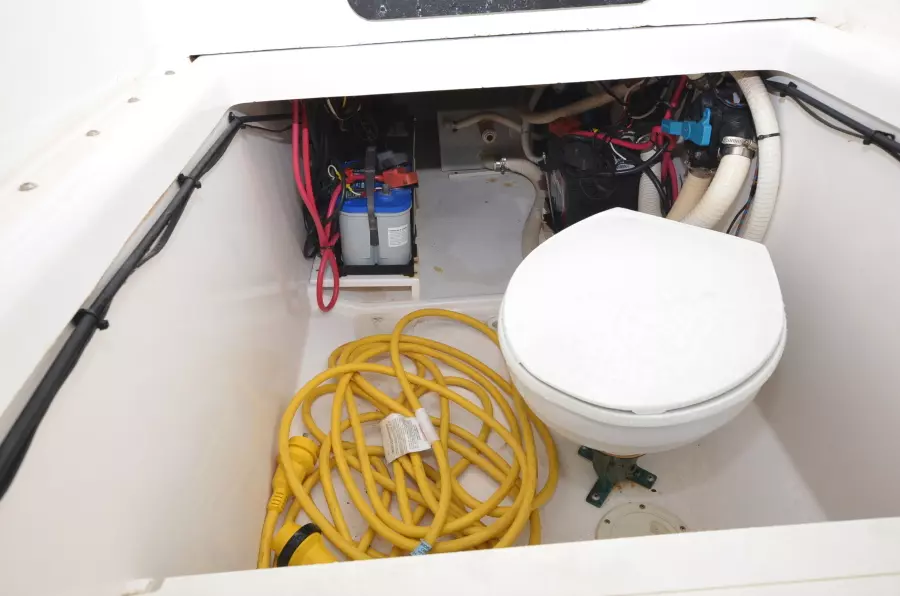 2002 SeaCraft 32 Master Angler