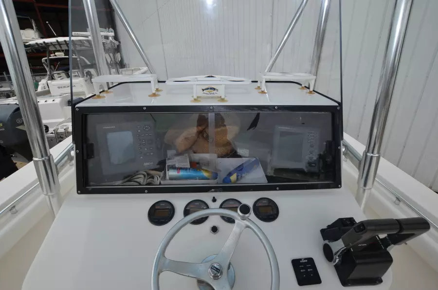 2002 SeaCraft 32 Master Angler