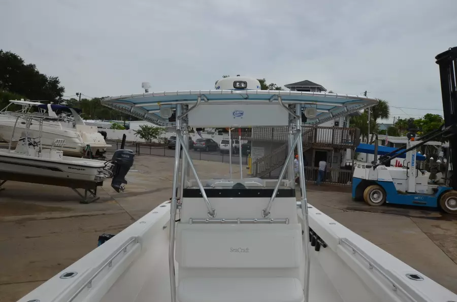 2002 SeaCraft 32 Master Angler