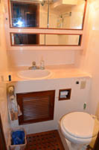 1987 CHB Sea Master Sundeck