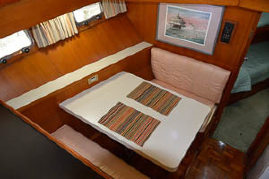 1987 CHB Sea Master Sundeck