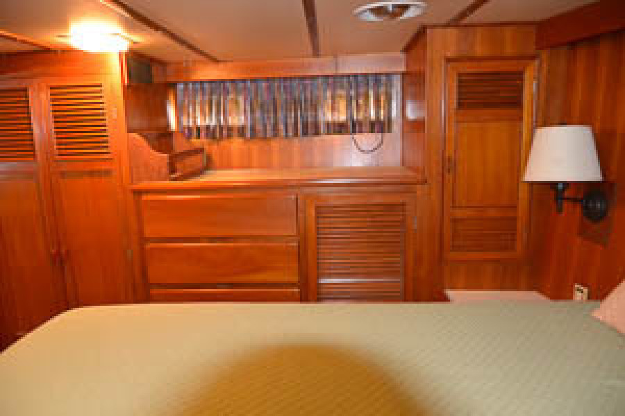 1987 CHB Sea Master Sundeck