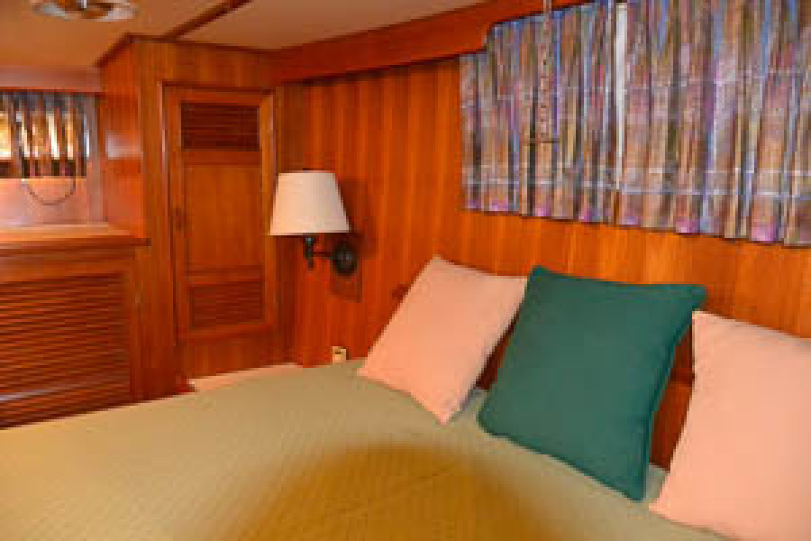 1987 CHB Sea Master Sundeck