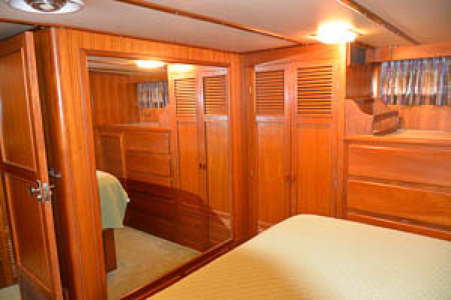 1987 CHB Sea Master Sundeck