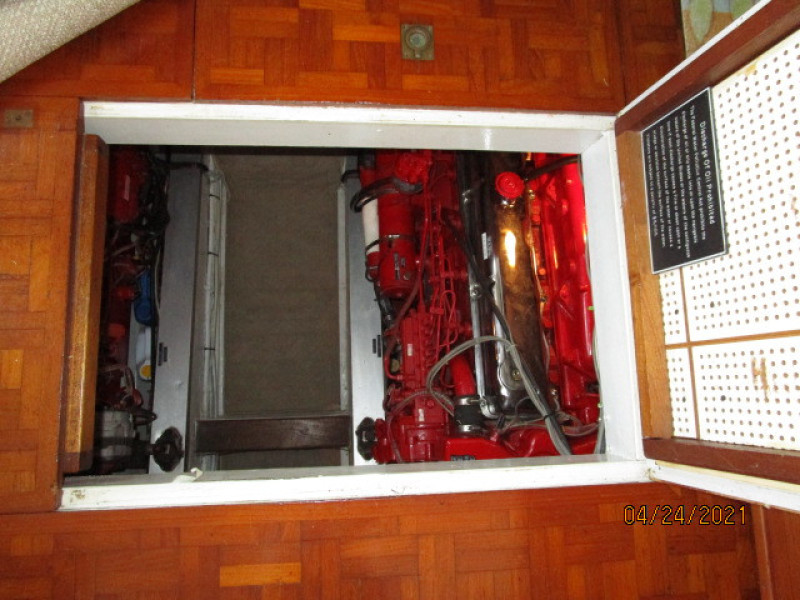 42' Grand Banks engine room access1