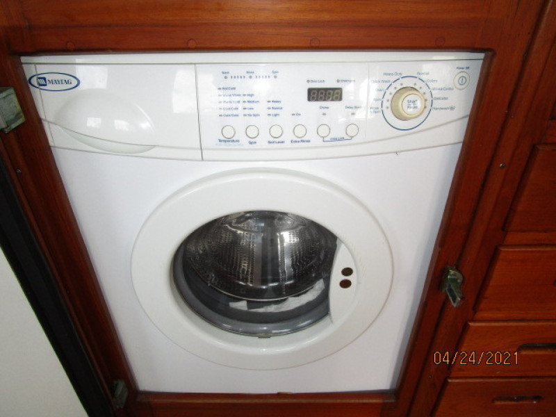 42' Grand Banks washer