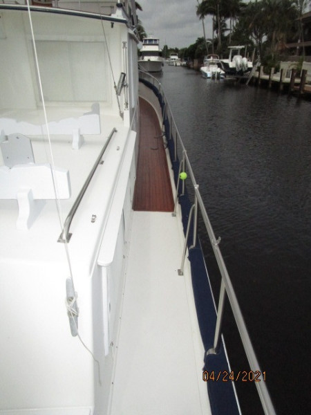 42' Grand Banks starboard side deck