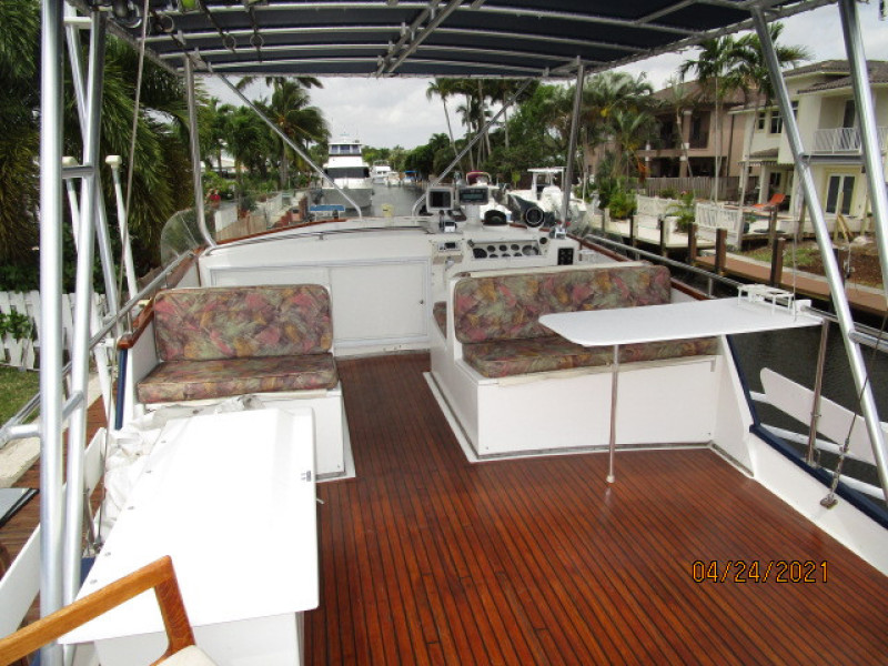 42' Grand Banks flybridge forward