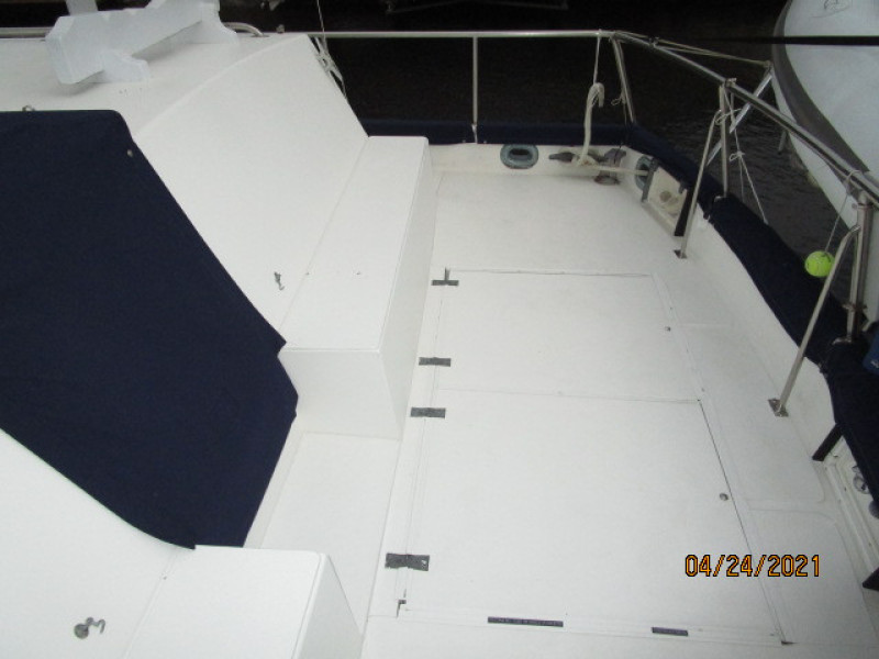 42' Grand Banks aftdeck starboard