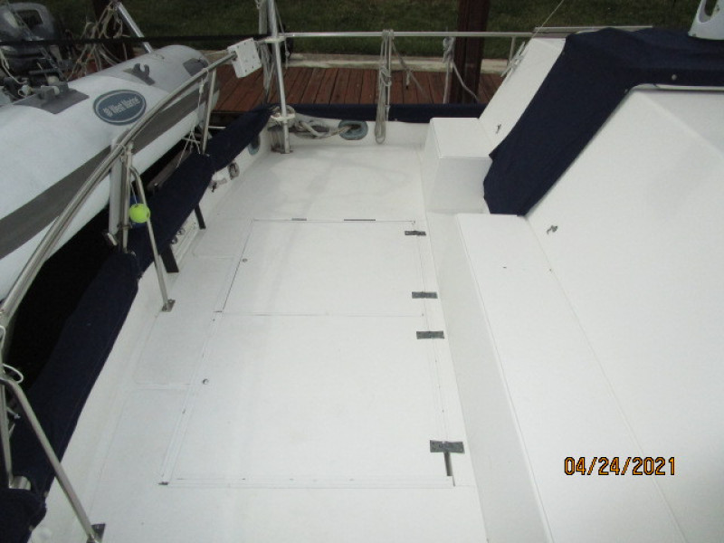 42' Grand Banks aftdeck port